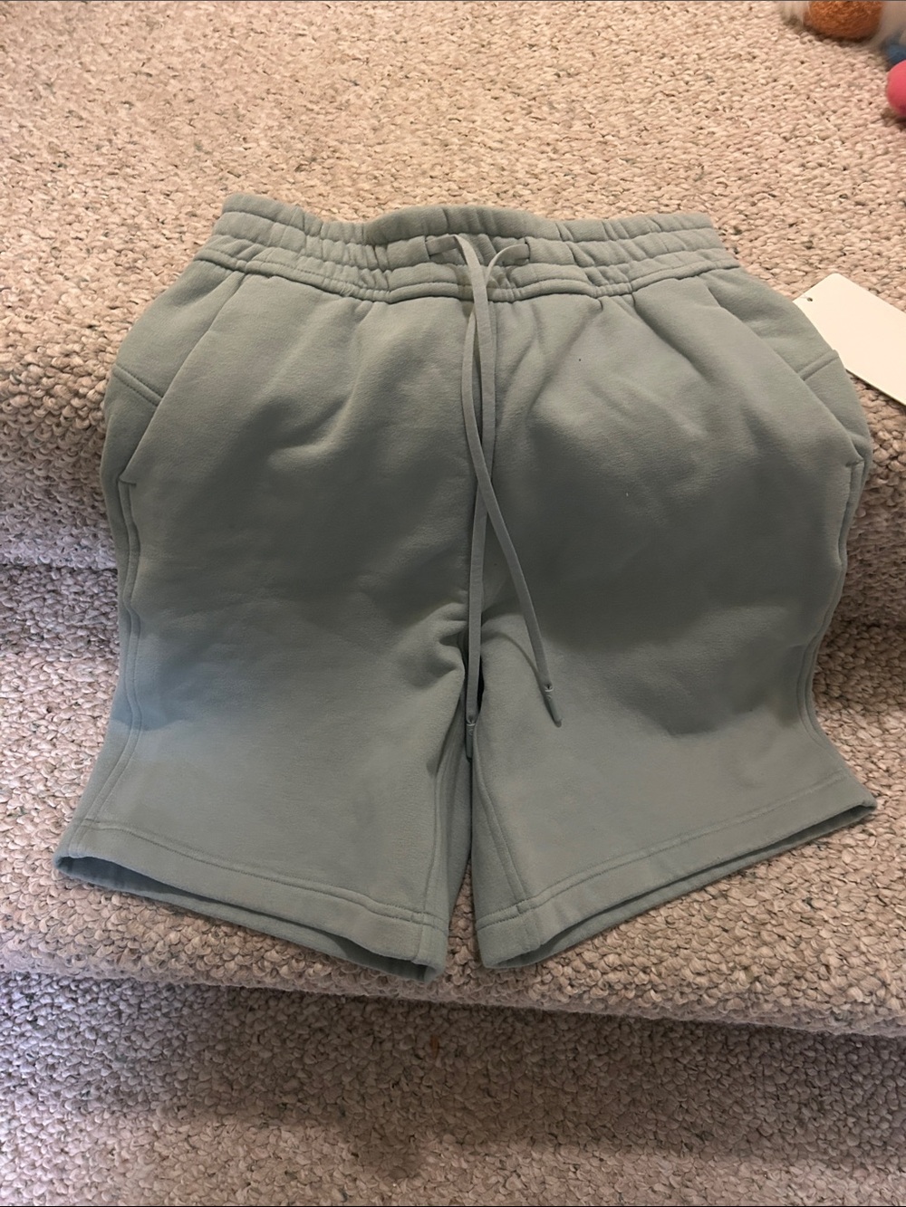 Lululemon loungeful Green Drawstring Fleece Shorts size 2 NWT